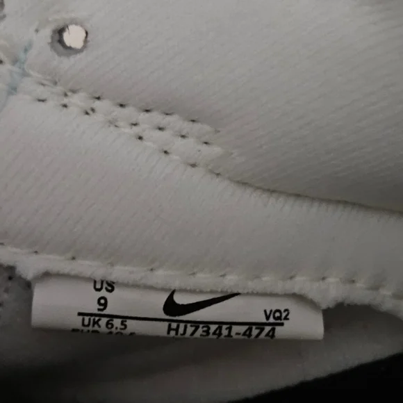 NIB Nike Women's Dunk Low SZ 9 - Picture 3 of 12